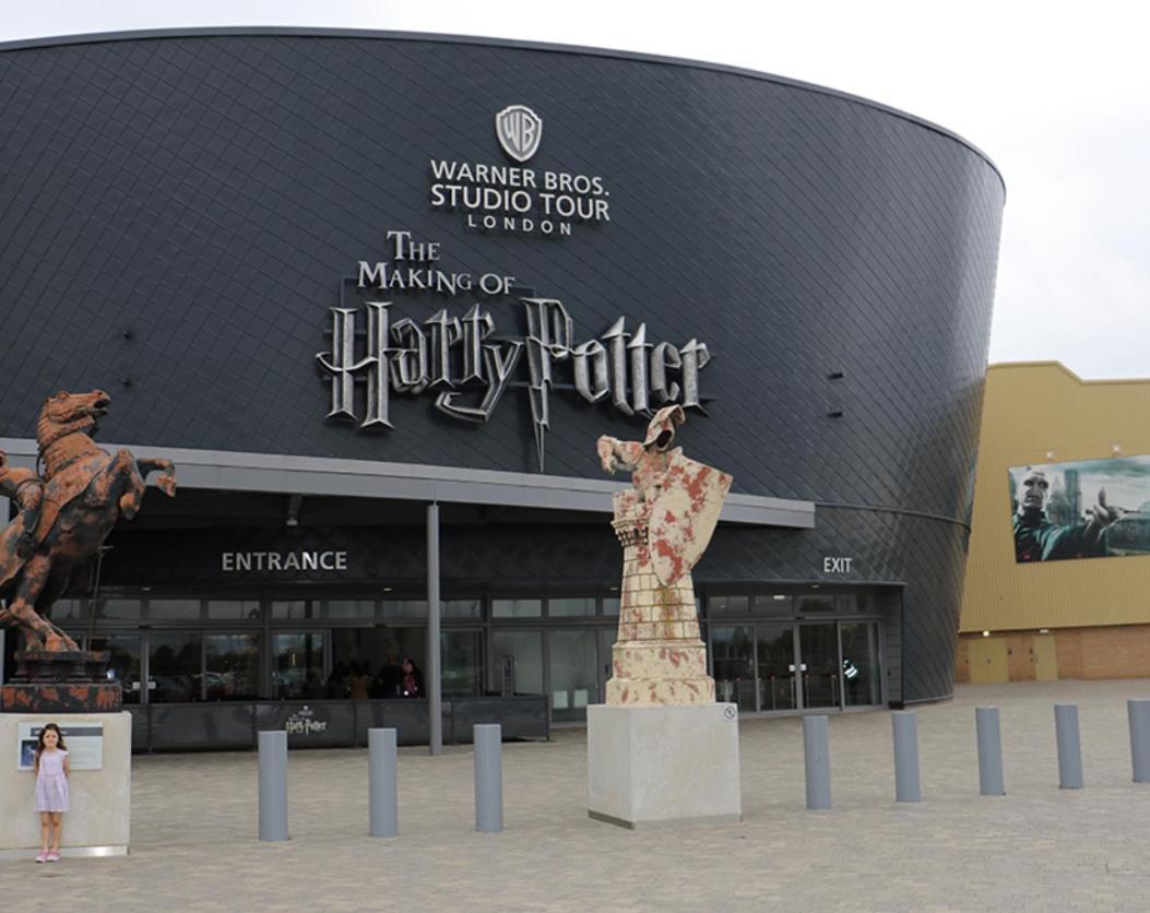 Warner Brothers Apartment Watford  Eksteriør billede